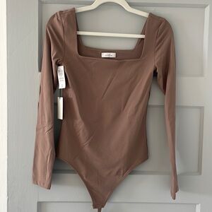 Aritzia Babaton Contour Longsleeve Bodysuit